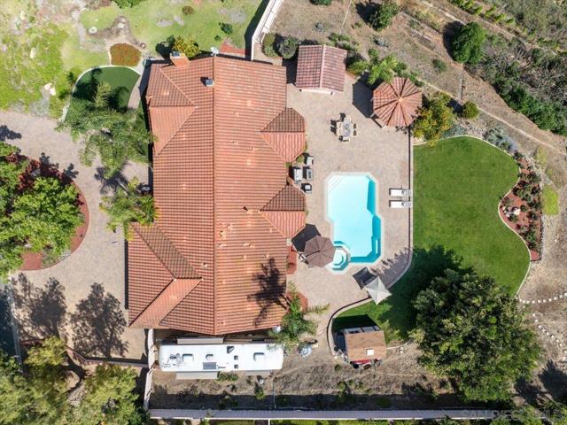 1373 Stoneridge Circle, Escondido CA: https://media.crmls.org/mediaz/80d786fe-1222-45e1-9469-5a0fa9a7482b.jpg