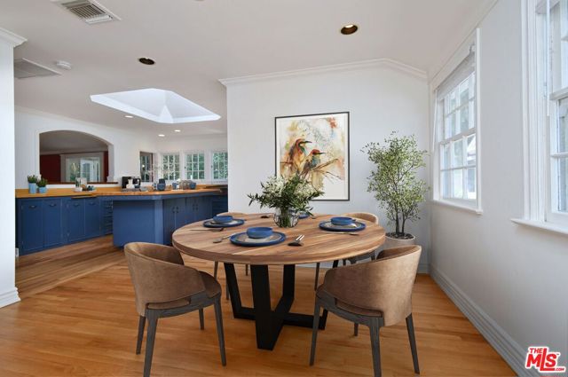 4141 Knobhill Drive, Sherman Oaks CA: https://media.crmls.org/mediaz/80d7982a-03d9-4eaf-bf28-26ae7ac7dbdd.jpg