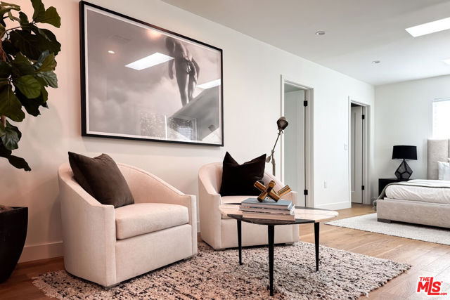 1363 S Curson Avenue, Los Angeles CA: https://media.crmls.org/mediaz/80d7c5ce-83ec-4ce1-91b1-2c9da3836f57.jpg