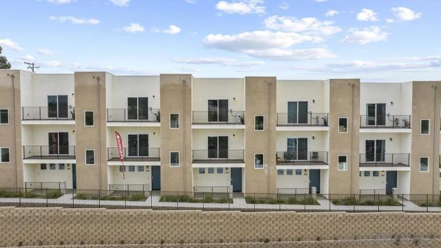 8180 Golden Ave, Lemon Grove CA: https://media.crmls.org/mediaz/80d7f8c2-d67c-495f-aa0a-0e80db9c3964.jpg