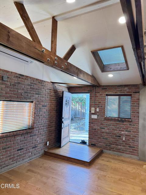1755 1/2 Morada Place, Altadena CA: https://media.crmls.org/mediaz/80d87dfb-8326-44a3-8696-40f3017270b8.jpg