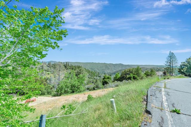 115 Fairway Village Court, Murphys CA: https://media.crmls.org/mediaz/80d8df44-5aae-4780-9820-bce3967192ab.jpg