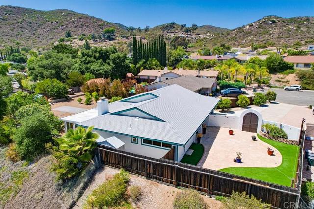 12919 Evalyn Place, Poway CA: https://media.crmls.org/mediaz/80d90227-37e6-4491-9dda-f3d3b42e970f.jpg