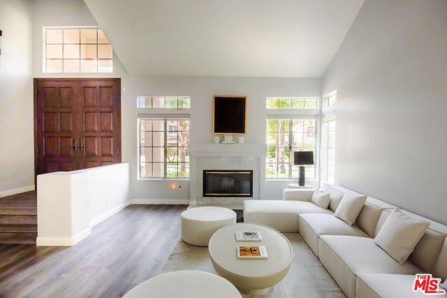 3620 Patrick Henry Place, Agoura Hills CA: https://media.crmls.org/mediaz/80d9150b-1e43-419f-9fe7-1fd299aa93c2.jpg