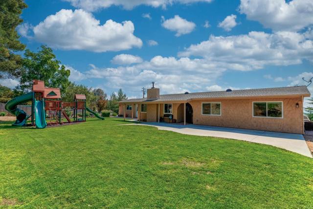 Detail Gallery Image 1 of 1 For 3008 N Victoria Dr, Alpine,  CA 91901 - 3 Beds | 2/1 Baths