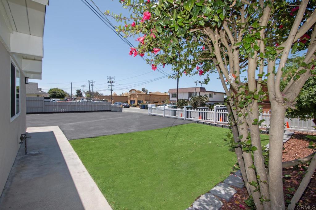 1133 Gardena Road - photo 2