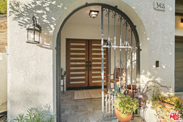 3418 Dorothy Road, Topanga CA: https://media.crmls.org/mediaz/80da16e2-28f4-4d53-bc30-defd7b559413.jpg