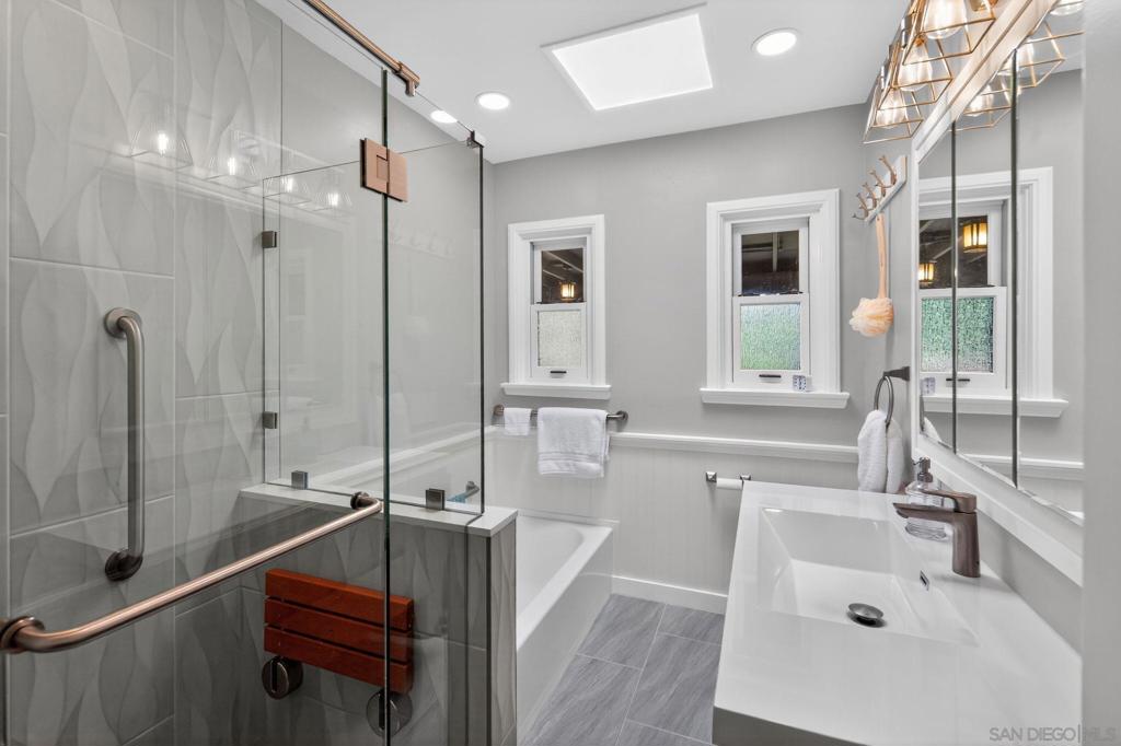 4505 Van Dyke Avenue - photo 19