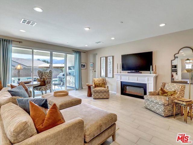 81921 Fiori Del Deserto Drive, La Quinta CA: https://media.crmls.org/mediaz/80daaa37-2b7c-4eca-8a0d-c534c3ded192.jpg