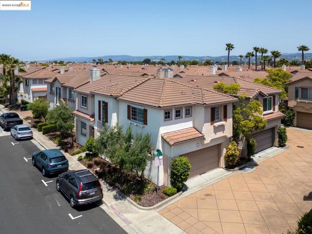 15388 Heron Dr, San Leandro CA: https://media.crmls.org/mediaz/80db6ef3-c634-4bdc-980b-15fc020a18be.jpg