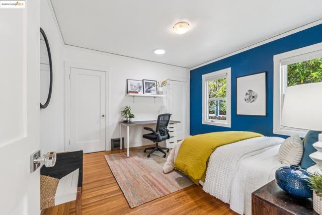 714 Evelyn Ave, Albany CA: https://media.crmls.org/mediaz/80dc00d4-9508-46a7-b0dc-54513e79aaba.jpg