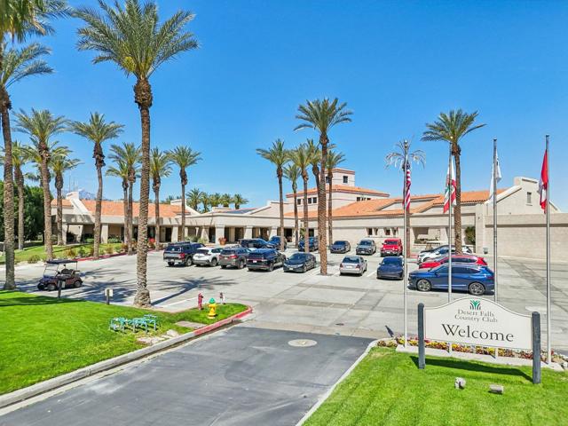 152 Falls Court, Palm Desert CA: https://media.crmls.org/mediaz/80dc202d-b3a0-4391-a37b-141a0de4a1df.jpg