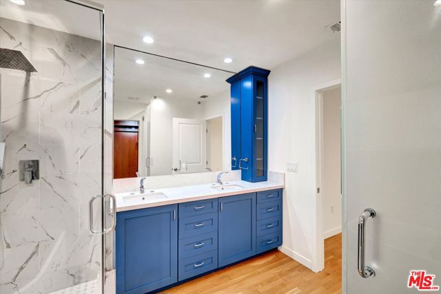 5400 W 82nd Street, Los Angeles CA: https://media.crmls.org/mediaz/80dc4f10-6091-4996-97ae-96b79df342ea.jpg