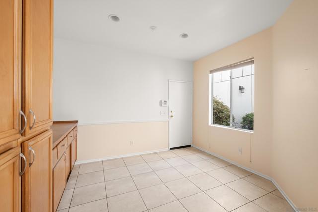 10960 Ivy Hill Dr, San Diego CA: https://media.crmls.org/mediaz/80dc7567-fc83-459b-a791-4b90b905e8f1.jpg