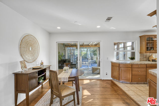 9610 Odessa Avenue, Northridge CA: https://media.crmls.org/mediaz/80dc86f5-8dec-4862-81ad-d1419943100b.jpg