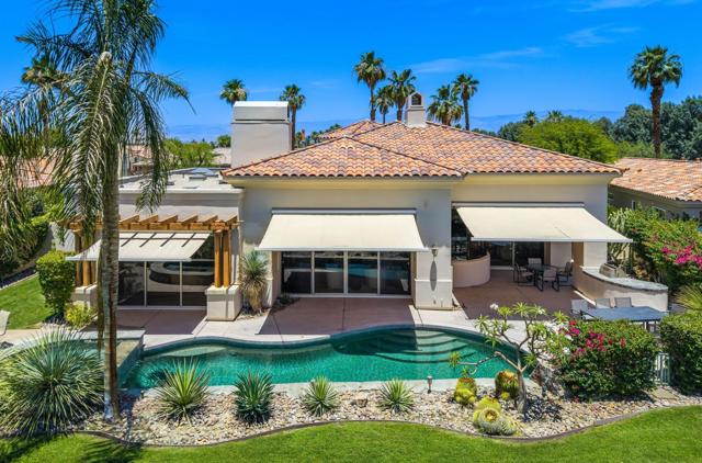945 Hawk Hill Trail, Palm Desert CA: https://media.crmls.org/mediaz/80dd227a-4832-4b58-957e-0f4de9e4ced3.jpg