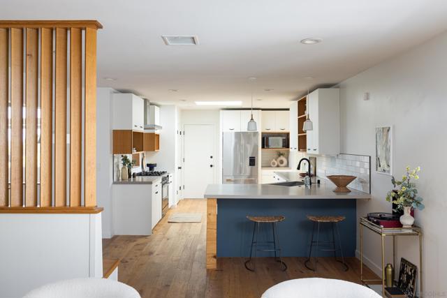 6529 Manana Place, San Diego CA: https://media.crmls.org/mediaz/80dd4f0b-72a3-4722-9f46-83cfbf8ace45.jpg