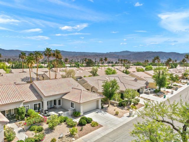 78352 Yucca Blossom Drive, Palm Desert CA: https://media.crmls.org/mediaz/80dd69c6-02bc-4aaf-8188-4c72506aaf98.jpg