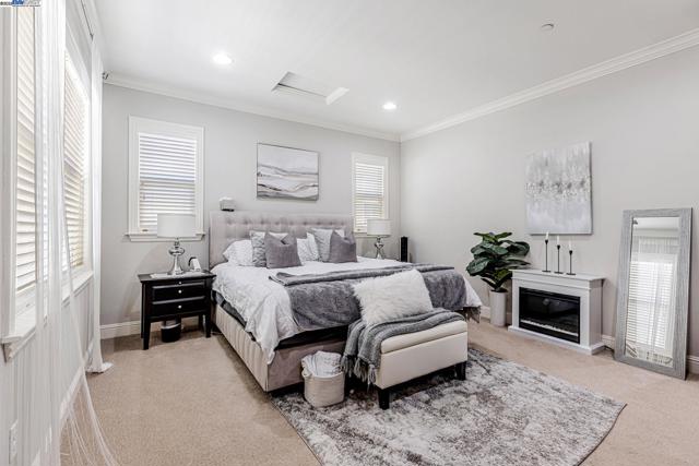 5079 Rowan Dr, San Ramon CA: https://media.crmls.org/mediaz/80de09f9-2da8-4ae1-b8a3-9a1aa1063fb0.jpg
