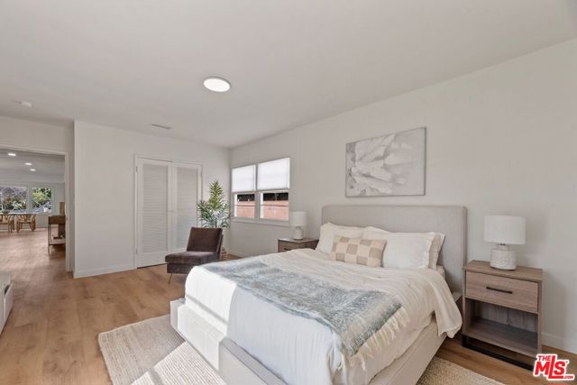 4222 Corinth Avenue, Los Angeles CA: https://media.crmls.org/mediaz/80de2574-3283-48ab-b936-64bf510d3b17.jpg