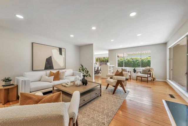 171 E Creek Drive, Menlo Park CA: https://media.crmls.org/mediaz/80de6015-0402-45ec-82a2-f2b2775e74ed.jpg