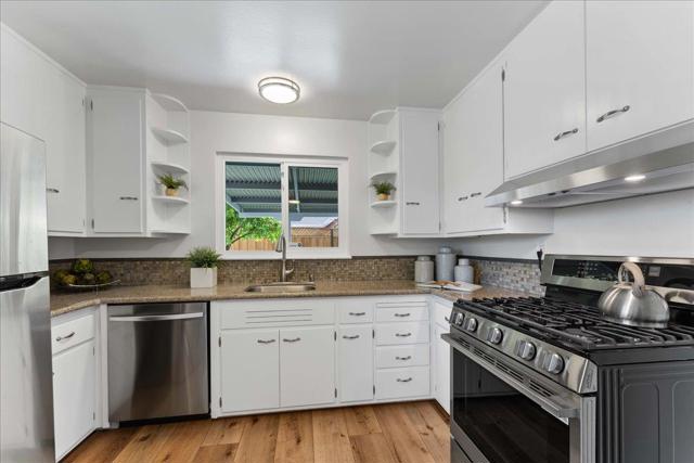 323 N Cypress Avenue, Santa Clara CA: https://media.crmls.org/mediaz/80df7101-3b13-4917-a8cb-876f1396d393.jpg