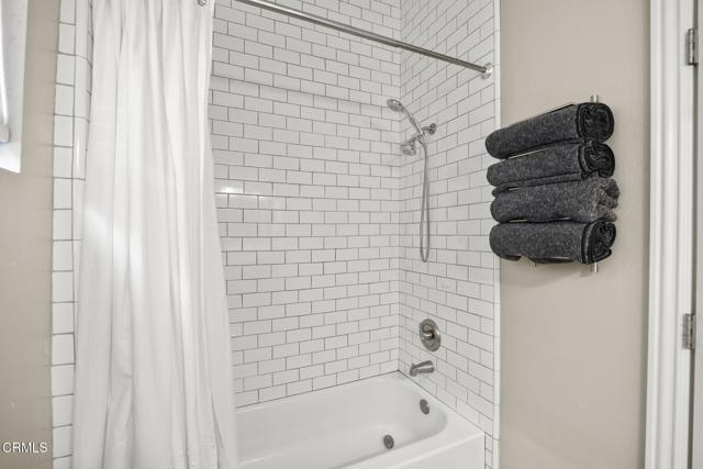 168 S Palm Street, Ventura CA: https://media.crmls.org/mediaz/80e01108-763b-4fa2-9f50-3852f40ec22f.jpg