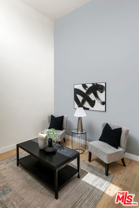 1425 Stanford Street, Santa Monica CA: https://media.crmls.org/mediaz/80e0a39f-f26f-4f9a-b9c0-3fbaa01fe67d.jpg