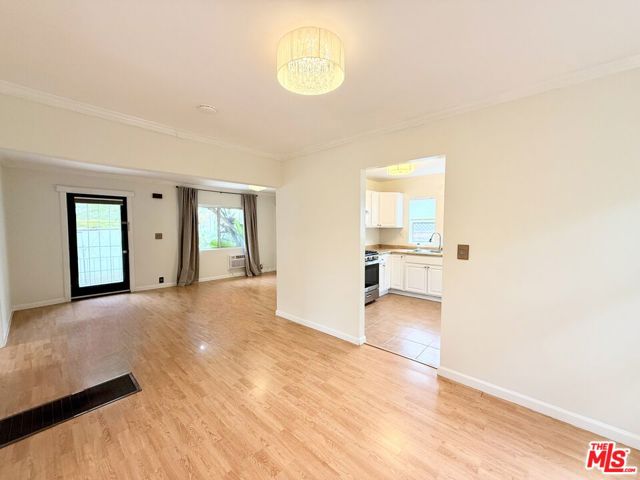 628 N Westbourne Drive, West Hollywood CA: https://media.crmls.org/mediaz/80e1725e-e02b-4c57-9adf-0d1135d222a3.jpg