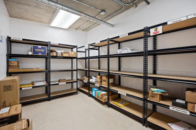 1 Mandalay Place, South San Francisco CA: https://media.crmls.org/mediaz/80e1954e-bfa1-4a72-9e45-aee840181f0c.jpg