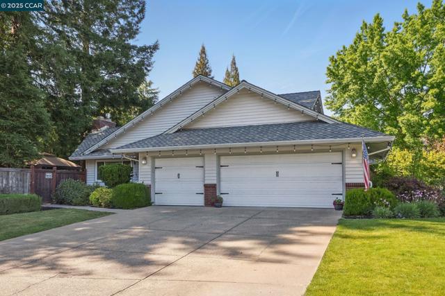 235 Saint Paul Dr, Alamo CA: https://media.crmls.org/mediaz/80e1b0d4-04af-412d-9ab3-06dcc8e70685.jpg