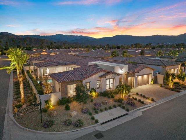 75229 Hancock Place, Indian Wells CA: https://media.crmls.org/mediaz/80e22f50-8934-4261-a077-4466f0048774.jpg