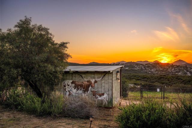 15636 Sage Hill Drive, Ramona CA: https://media.crmls.org/mediaz/80e2663b-4e59-498b-9070-3c7ffd524f40.jpg