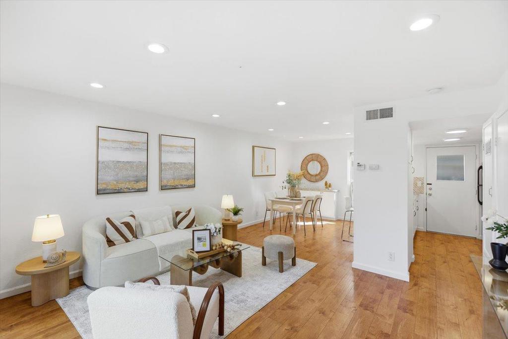 236 E Red Oak Drive #B