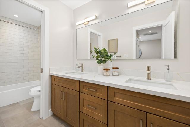 849 Elm Street, San Carlos CA: https://media.crmls.org/mediaz/80e32a6f-2135-49ea-a8e8-9b2b68357428.jpg