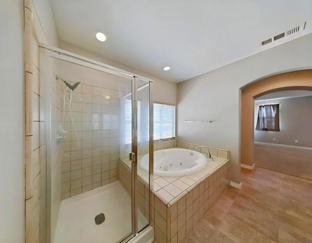 2300 Thorncroft Circle, Palmdale CA: https://media.crmls.org/mediaz/80e32dd0-f96d-4346-bc94-70683f796e35.jpg