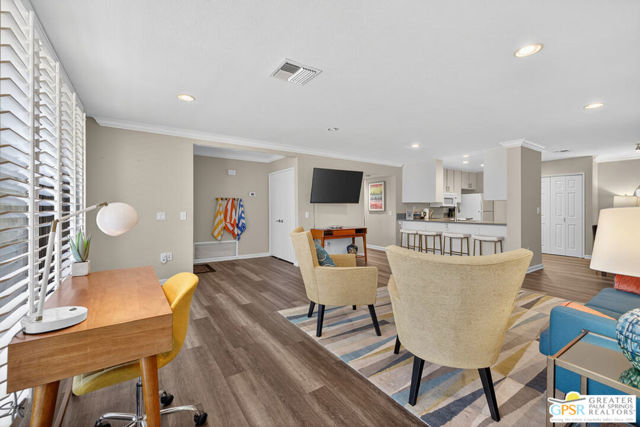 2625 N Whitewater Club Drive, Palm Springs CA: https://media.crmls.org/mediaz/80e3aec4-b0ac-4494-b1bc-eae6fd5b21a8.jpg