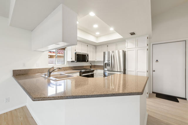 75258 La Sierra Drive, Palm Desert, CA 92211
