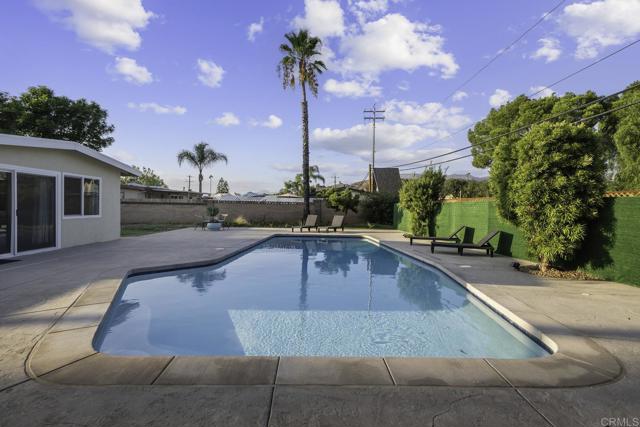 9903 Lindo Lake Place, Lakeside CA: https://media.crmls.org/mediaz/80e43ed4-c8c6-4b97-8104-eb8bea600792.jpg