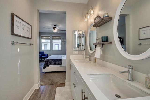 1570 Vista Del Mar Way, Oceanside CA: https://media.crmls.org/mediaz/80e44835-797a-4882-abcb-dd816e6a051c.jpg