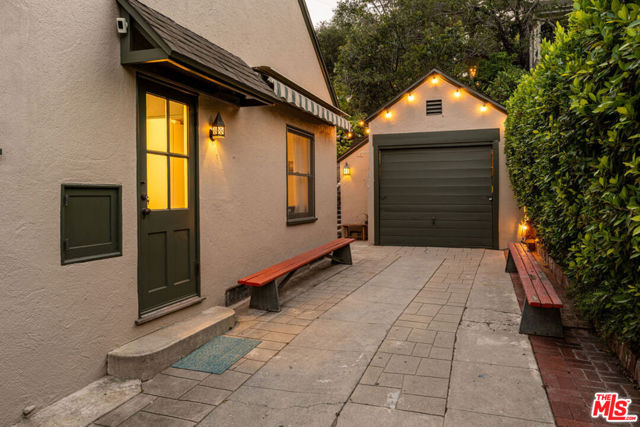 1117 N Avenue 64, Los Angeles CA: https://media.crmls.org/mediaz/80e47113-53e3-4653-9060-649ab5b2580b.jpg
