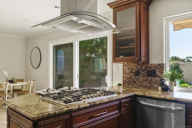 9932 Ironwood Place, San Diego CA: https://media.crmls.org/mediaz/80e54565-f147-468a-bf13-217e8301d648.jpg