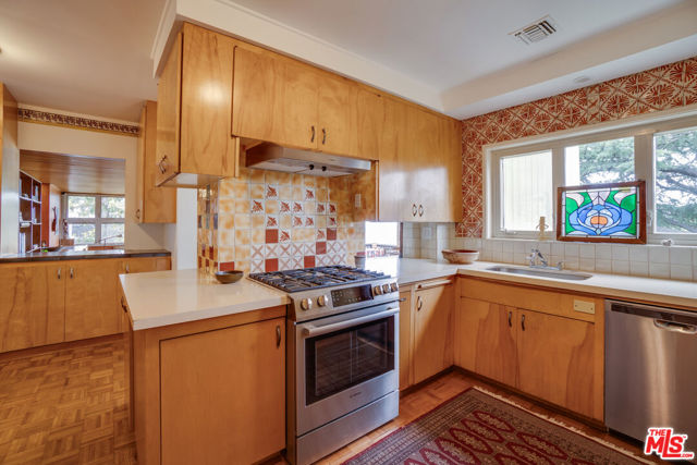 2020 Redcliff Street, Los Angeles CA: https://media.crmls.org/mediaz/80e61ae0-7ec6-458b-8c3a-21d048afcb2c.jpg