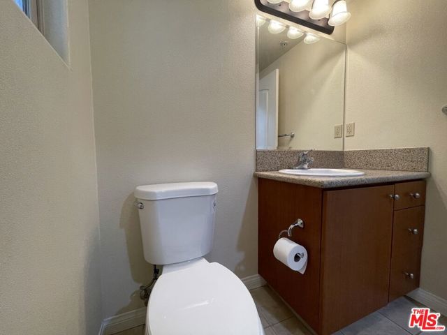 15024 Magnolia Boulevard, Sherman Oaks CA: https://media.crmls.org/mediaz/80e64bf3-bbc5-44d6-bfbb-49862e15c2b9.jpg