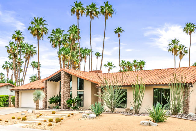 2305 E Sonora Road, Palm Springs CA: https://media.crmls.org/mediaz/80e694c7-21f2-4702-a821-fe1d2e458652.jpg