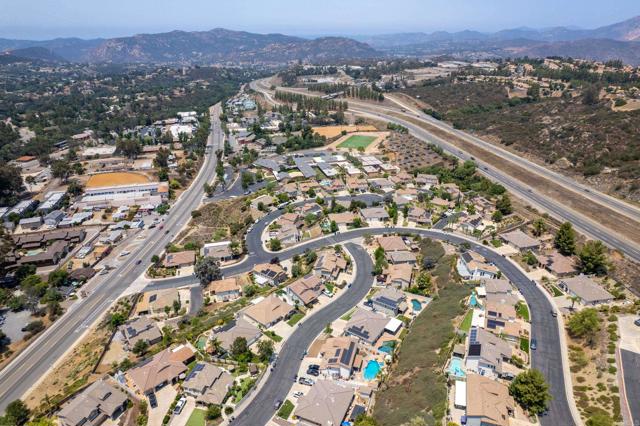 2288 Boulders Ct, Alpine CA: https://media.crmls.org/mediaz/80e6b029-3f94-40b1-a631-e9f8671d8e42.jpg