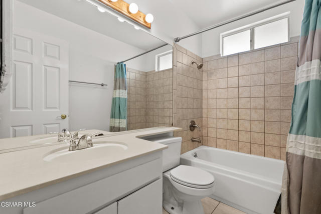 28606 Solon Avenue, Canyon Country CA: https://media.crmls.org/mediaz/80e71b68-c1ca-4b52-b84f-625174e91b72.jpg