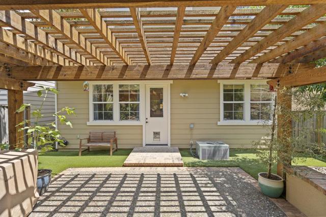 978 Martin Trail, Daly City CA: https://media.crmls.org/mediaz/80e73205-20eb-450c-810c-5763b23325e9.jpg