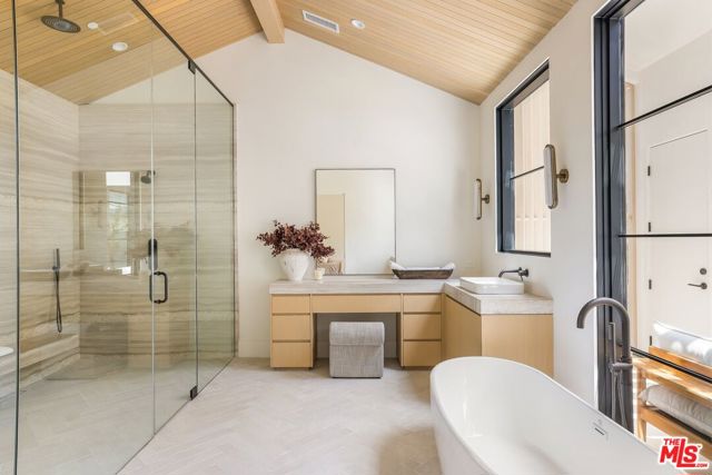 1749 Mandeville Lane, Los Angeles CA: https://media.crmls.org/mediaz/80e7d508-e42c-4d9b-b18f-45ddbc4a214a.jpg