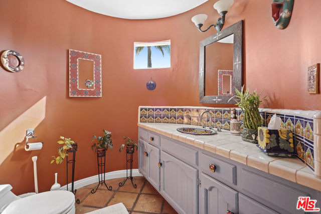 6855 Dume Drive, Malibu CA: https://media.crmls.org/mediaz/80e8098e-4703-4bcd-87cb-418d5c619087.jpg